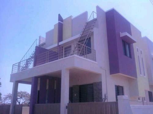 Apartamento 2bhk AC Row House Bunglow In Good Locality