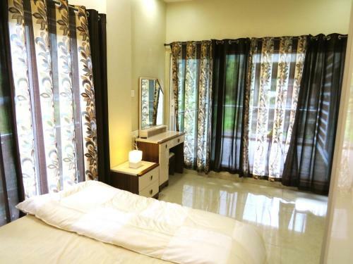 Lavish 3bhk Villa - Private Pool - F4 The Heaven