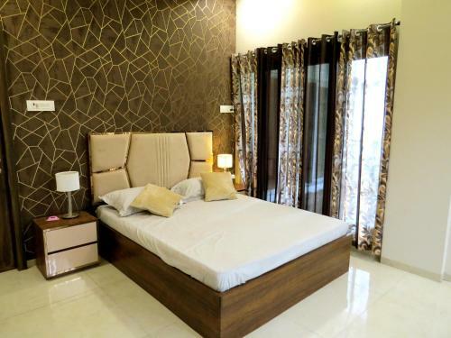 Lavish 3bhk Villa - Private Pool - F4 The Heaven