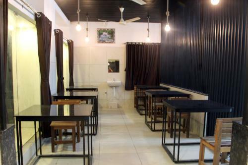 Hotel Velan Temple View By Pph Living