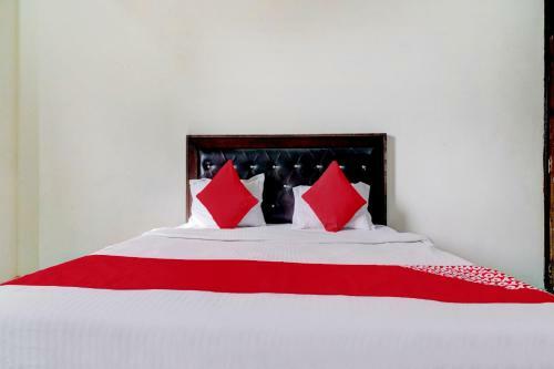 Oyo 82010 Good Hood Hotel
