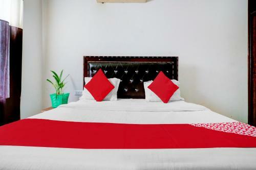 Oyo 82010 Good Hood Hotel