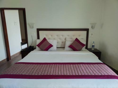 Hotel Guru Surbhi