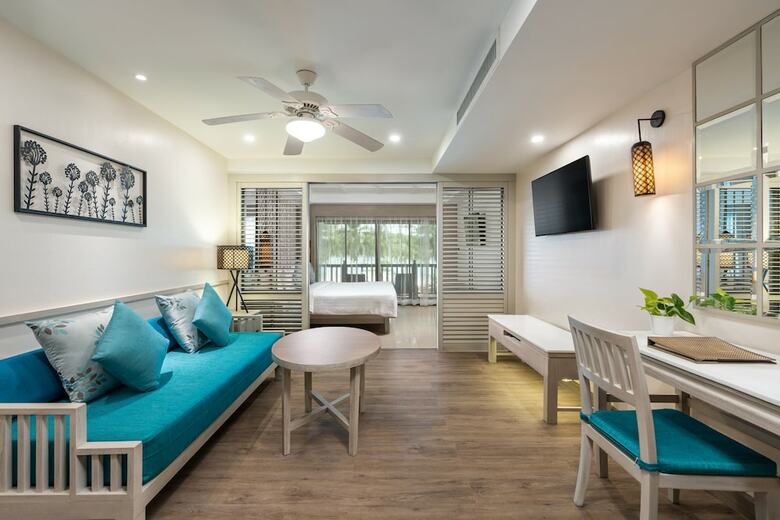Hotel Katathani Phuket Beach Resort