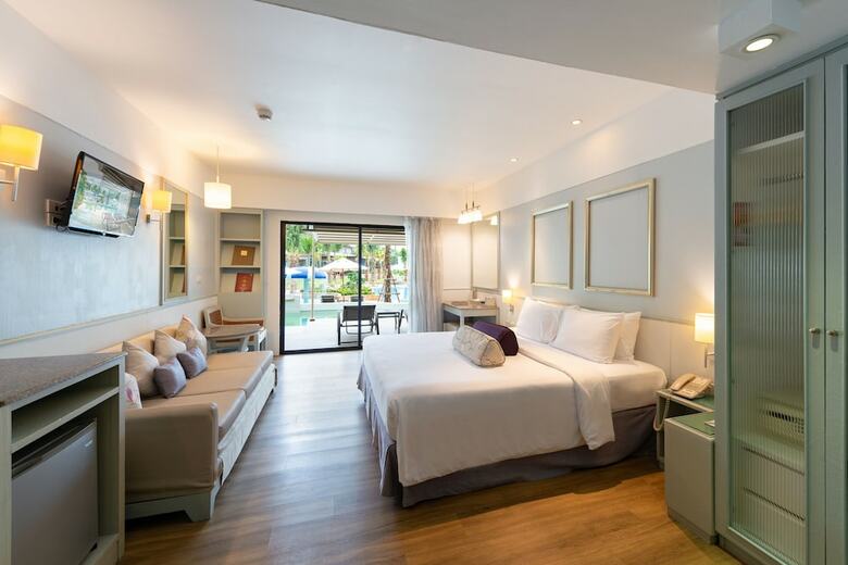 Hotel Katathani Phuket Beach Resort