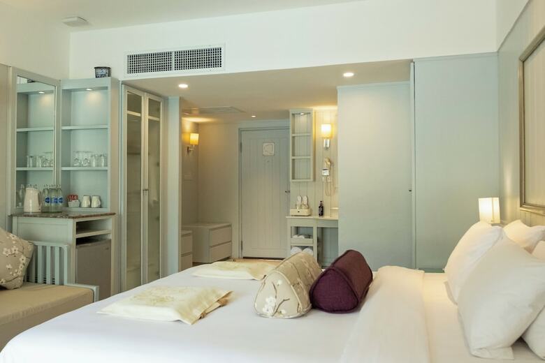 Hotel Katathani Phuket Beach Resort