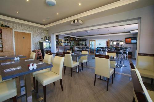 The Avenue Hotel