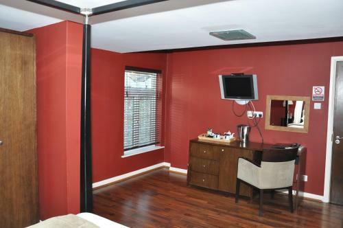 Hostal Savoro Restaurant With Rooms