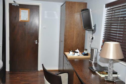 Hostal Savoro Restaurant With Rooms
