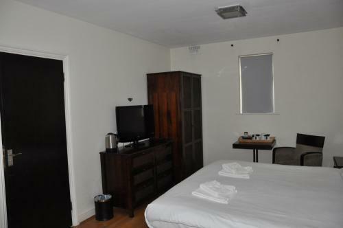 Hostal Savoro Restaurant With Rooms