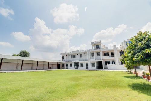 Hostal Oyo Home 82670 Radha Krishan Palace