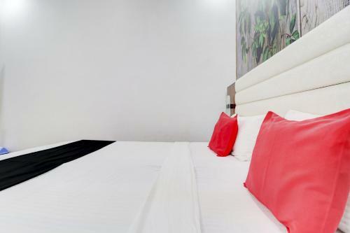 Capital O 79471 Hotel Sekhon