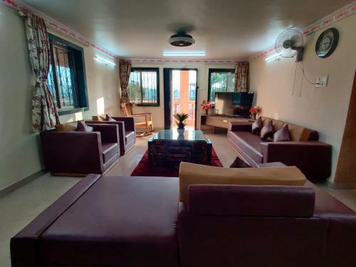 Villa Quinte Hills Residency