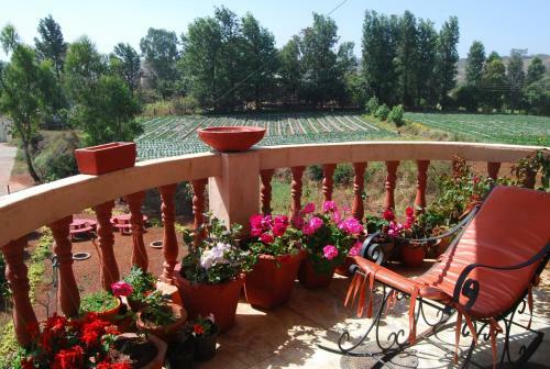Villa Quinte Hills Residency