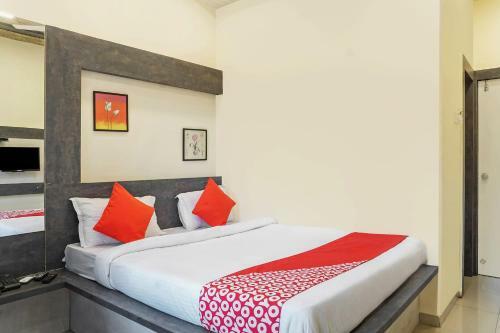 Hotel Oyo 13363 Summer Palace