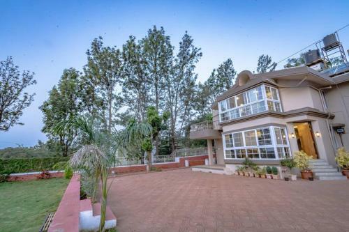 Leisurely Olivia, Panchgani