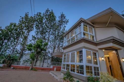 Leisurely Olivia, Panchgani