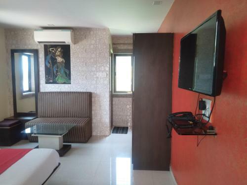 Hotel Panchgani Crown