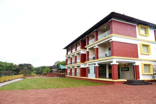 Hotel Stonarc Riverside Resort