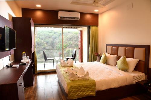 Hotel Stonarc Riverside Resort