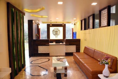 Hotel Stonarc Riverside Resort