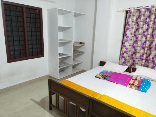 Lora Shopping Centre And Apartment