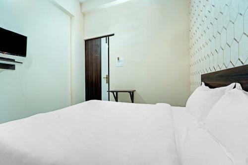 Hotel Collection O 83033 Evergreen Residency