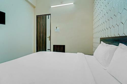 Hotel Collection O 83033 Evergreen Residency