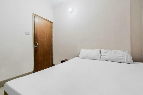 Oyo 85857 Hotel Vishal