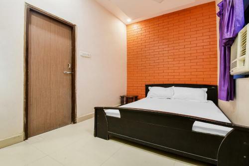 Oyo 85857 Hotel Vishal