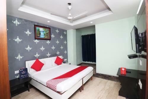 Oyo 10008 Hotel Golden Tree