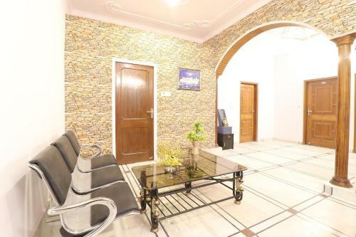 Hotel Oyo 26449 Rajdhani Residency