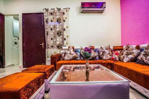 Hotel Oyo 24743 Janak Residency