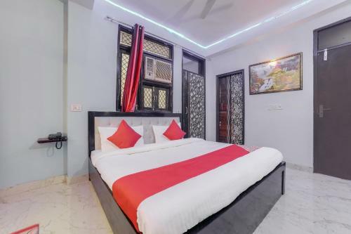 Hotel Oyo 27043 Kanak Residency