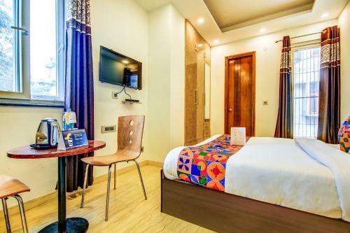 Fabhotel Floyd - Fully Vaccinated Staff