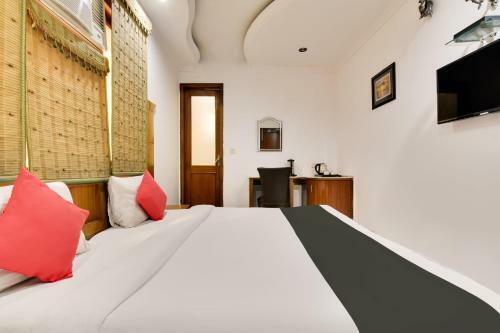 Capital O 44526 Hotel Tjs Royale