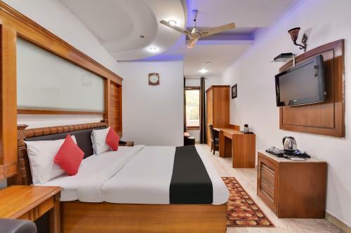 Capital O 44526 Hotel Tjs Royale