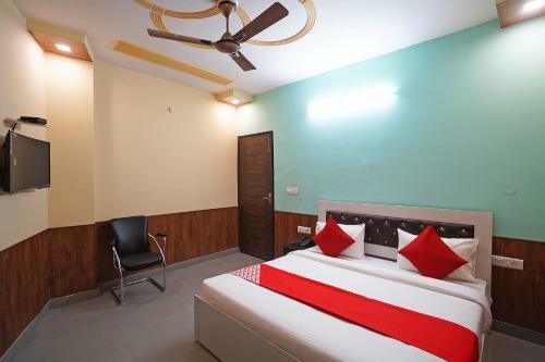 Hotel Oyo 46922 Qlark White Palace