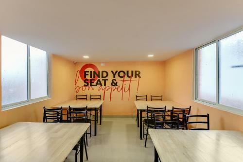 Hotel Collection O 40640 Excel In Naraina Vihar