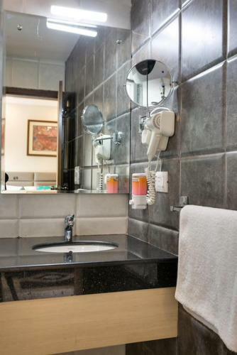 Apartamento Noiseless Appartment With Balcony Opposite Nfc Market