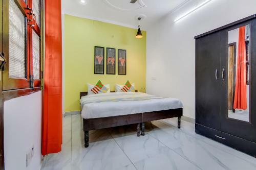 Hostal Oyo 47968 Dwarka Cozy Stay