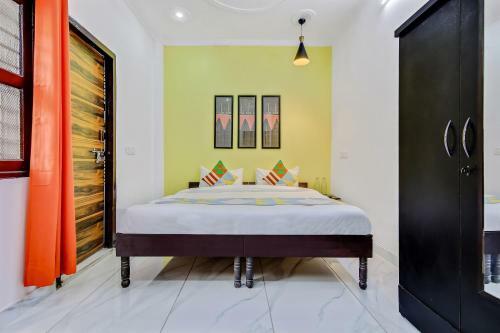 Hostal Oyo 47968 Dwarka Cozy Stay