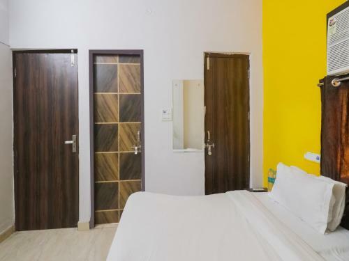 Hostal Vaccinated Staff - Oyo 78805 Decent Cozy Inn