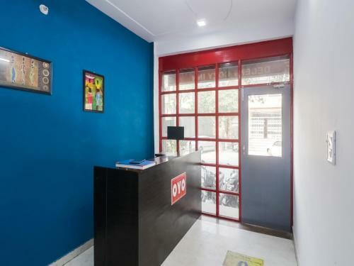 Hostal Vaccinated Staff - Oyo 78805 Decent Cozy Inn