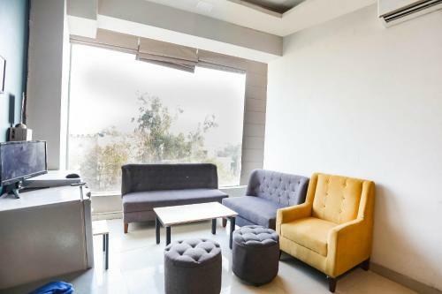 Hotel Capital O 70750 Blue Stone