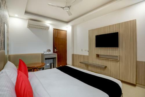Hotel Capital O 73287 Planet Inn