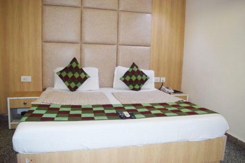 Hotel The Paramont Suites Delhi