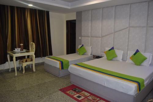 Hotel The Paramont Suites Delhi