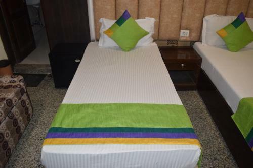 Hotel The Paramont Suites Delhi