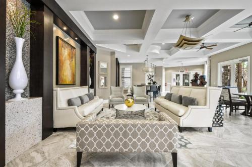7655 Oakmoss Loop